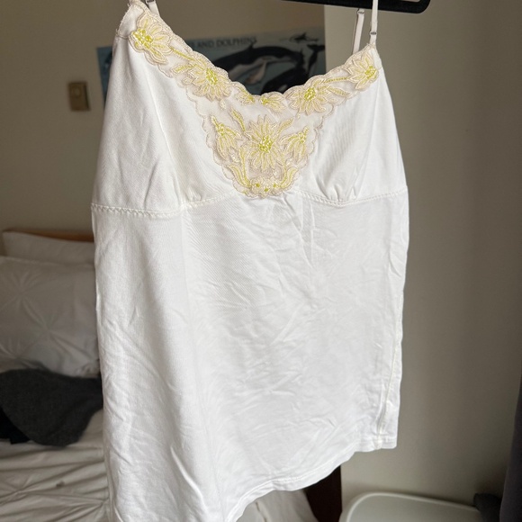y2k American Eagle floral embroidered cami tank - Picture 2 of 4